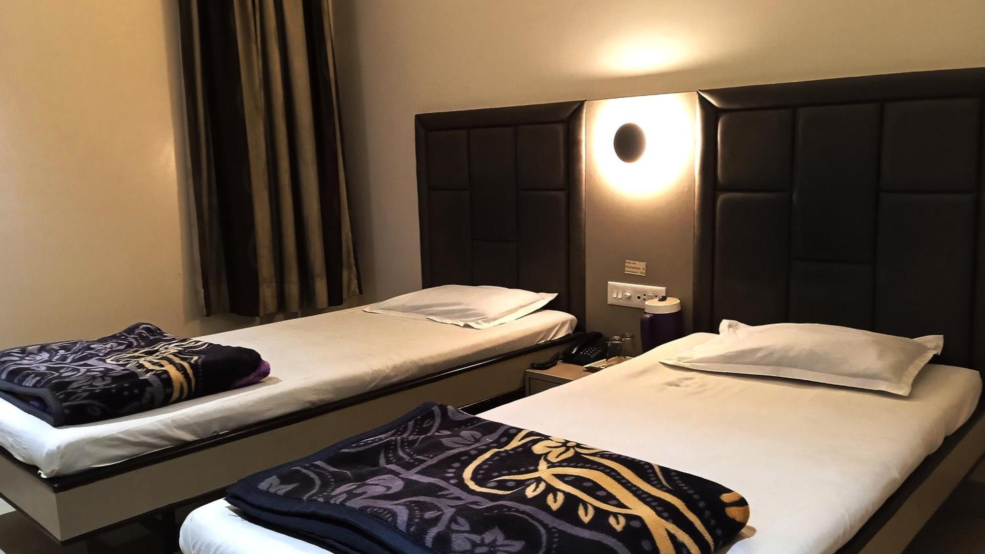 Hotel Ramniwas Jalgaon Exterior photo